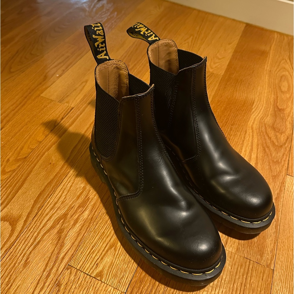 Dr Martens Chelsea Boot 2976, women’s size 8